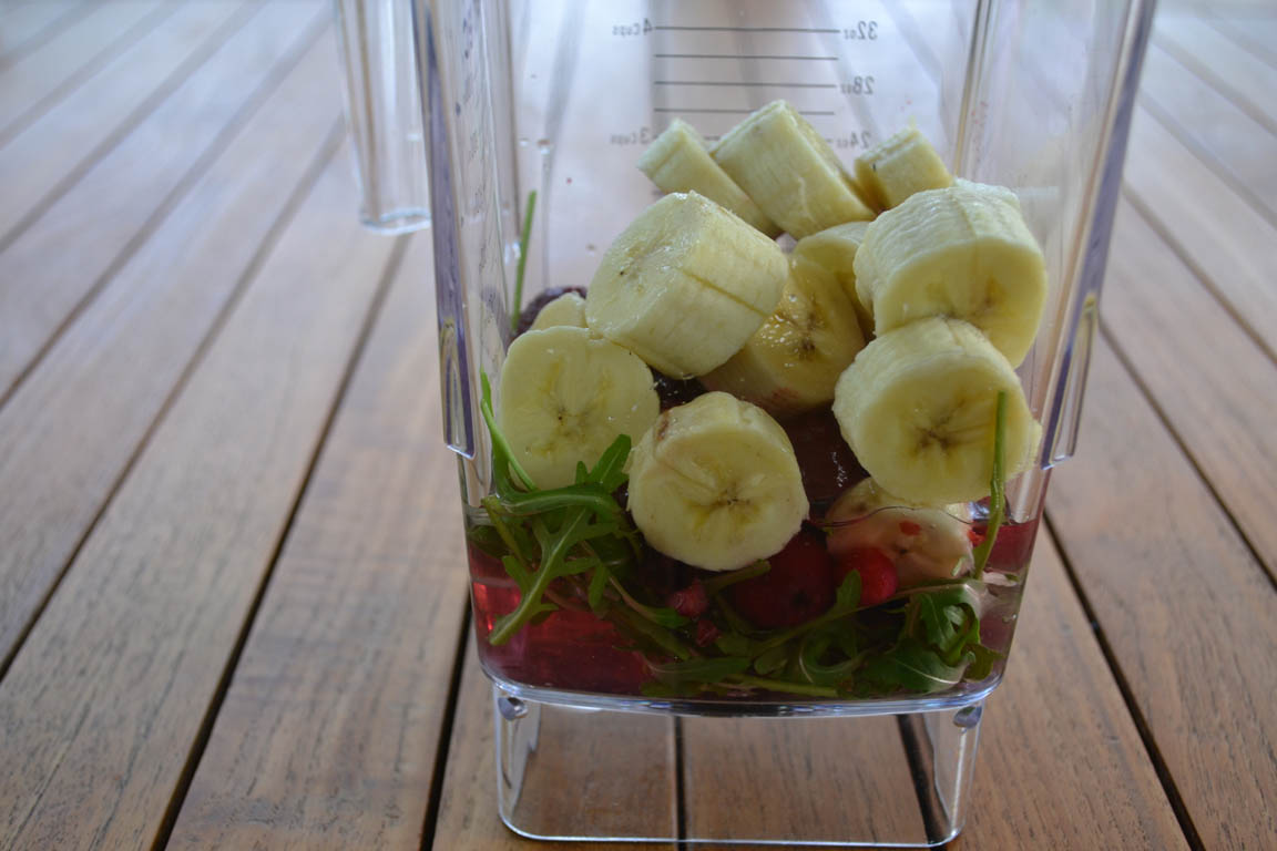 001B-Smoohie-verde-de-color-rojo_Simple-Blending