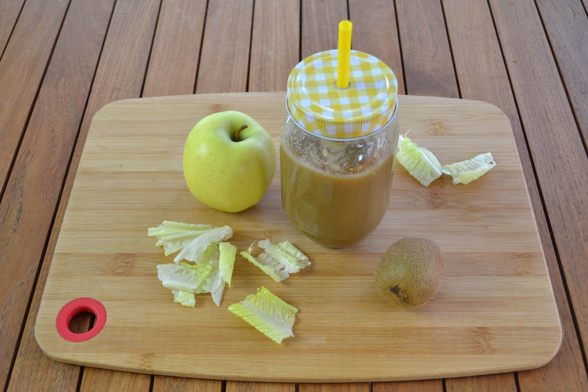 003A-Batido-verde-con-manzana-y-kiwi_Simple-Blending