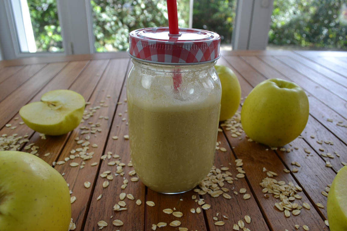 021B-Smoothie-con-avena-para-el-desayuno_Simple-Blending