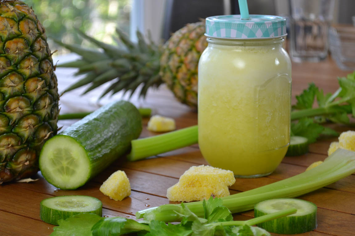 023A-Smoothie-verde-diuretico-para-intolerantes-al-color-verde_Simple-Blending