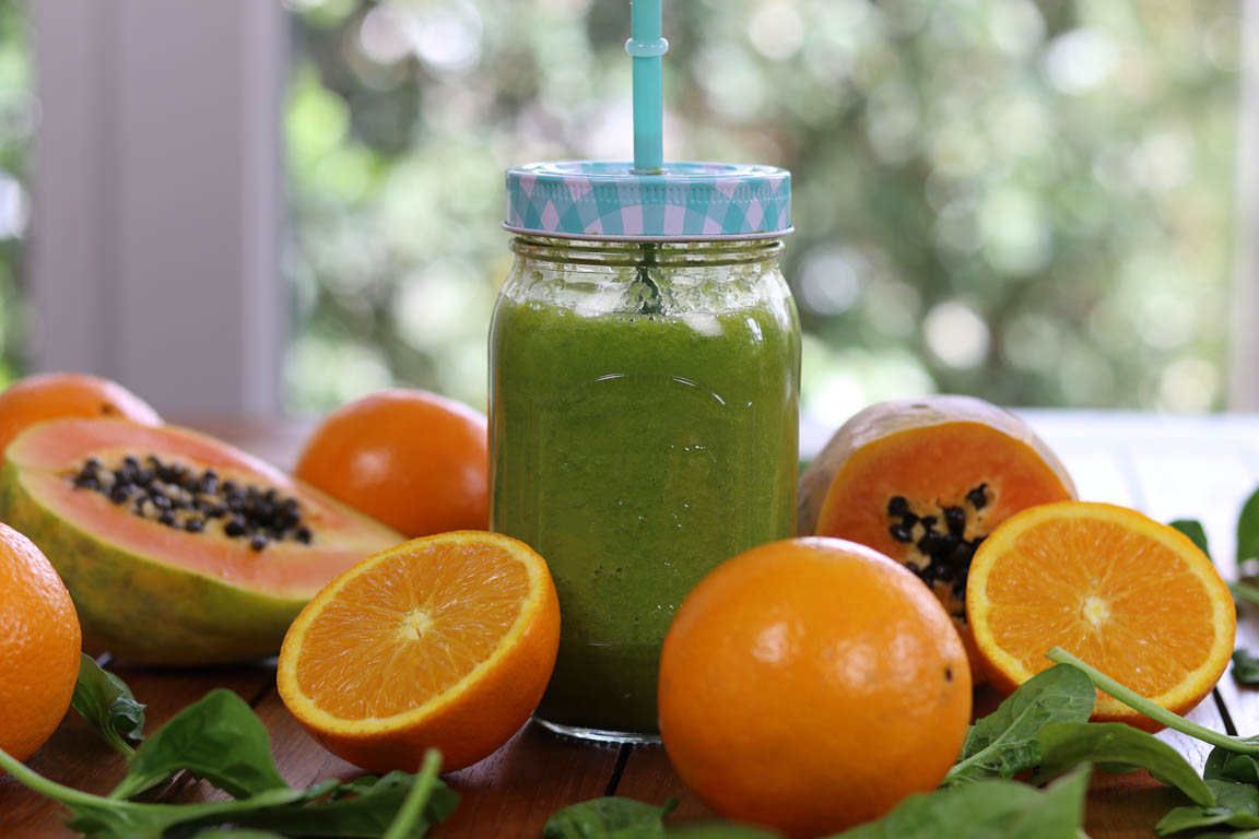 039A-Smoothie-verde-para-ayudar-en-dietas-de-adelgazamiento_Simple-Blending