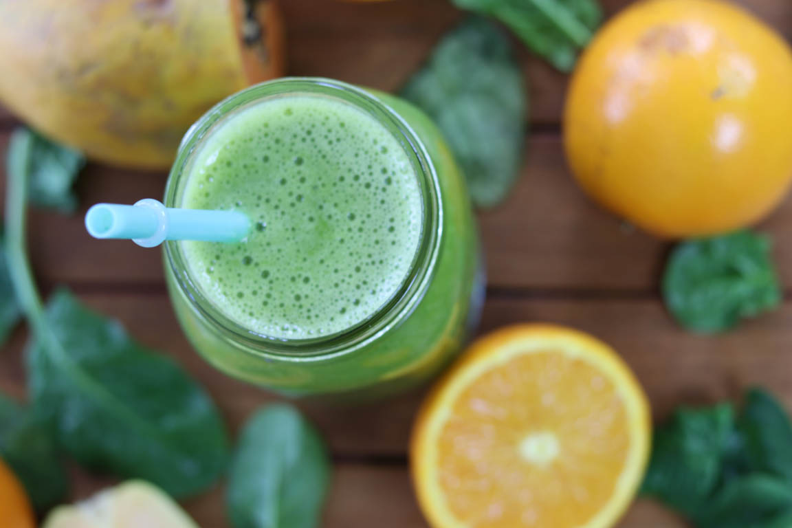 039B-Smoothie-verde-para-ayudar-en-dietas-de-adelgazamiento_Simple-Blending