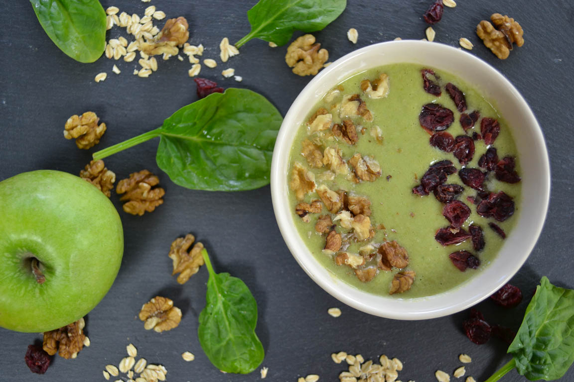 050A-Smoothie-bowl-de-manzana-verde_Simple-Blending