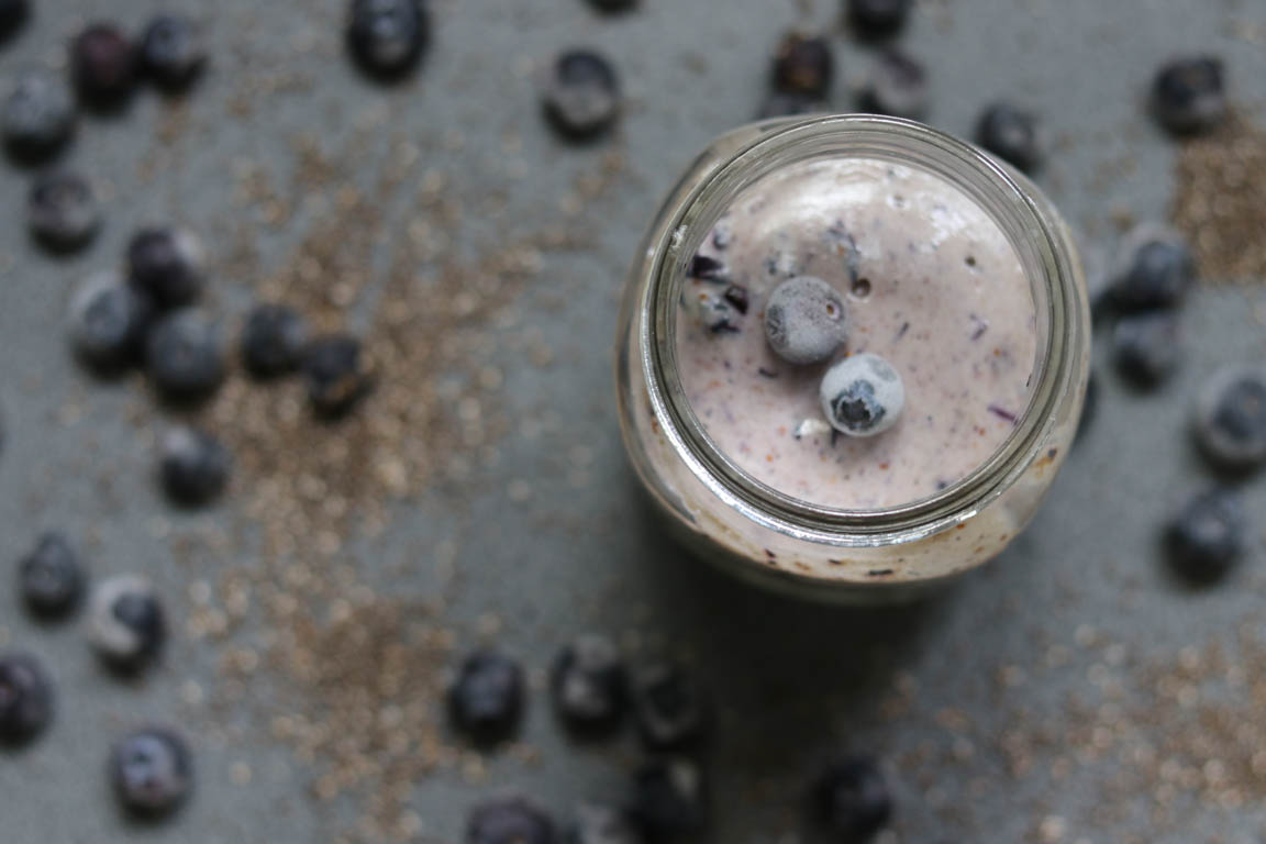 080B-Parfait-de-yogur,chia-pudding-y-helado-de-arandanos_Simple-Blending