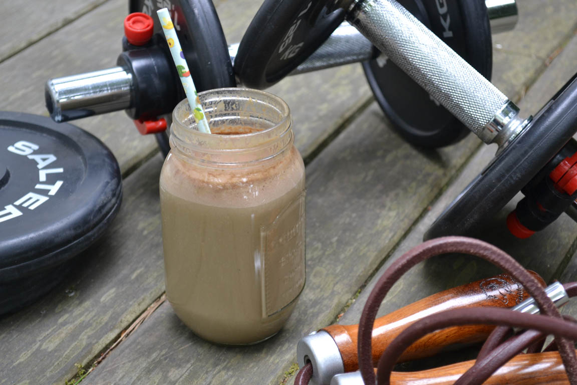 091A-Smoothie-verde-para-aumentar-la-masa-muscular_Simple-Blending