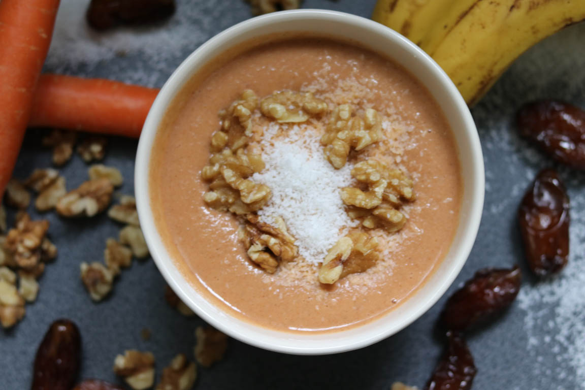 099A-Smoothie-bowl-de-pastel-de-zanahoria-o-carrot-cake_Simple-Blending