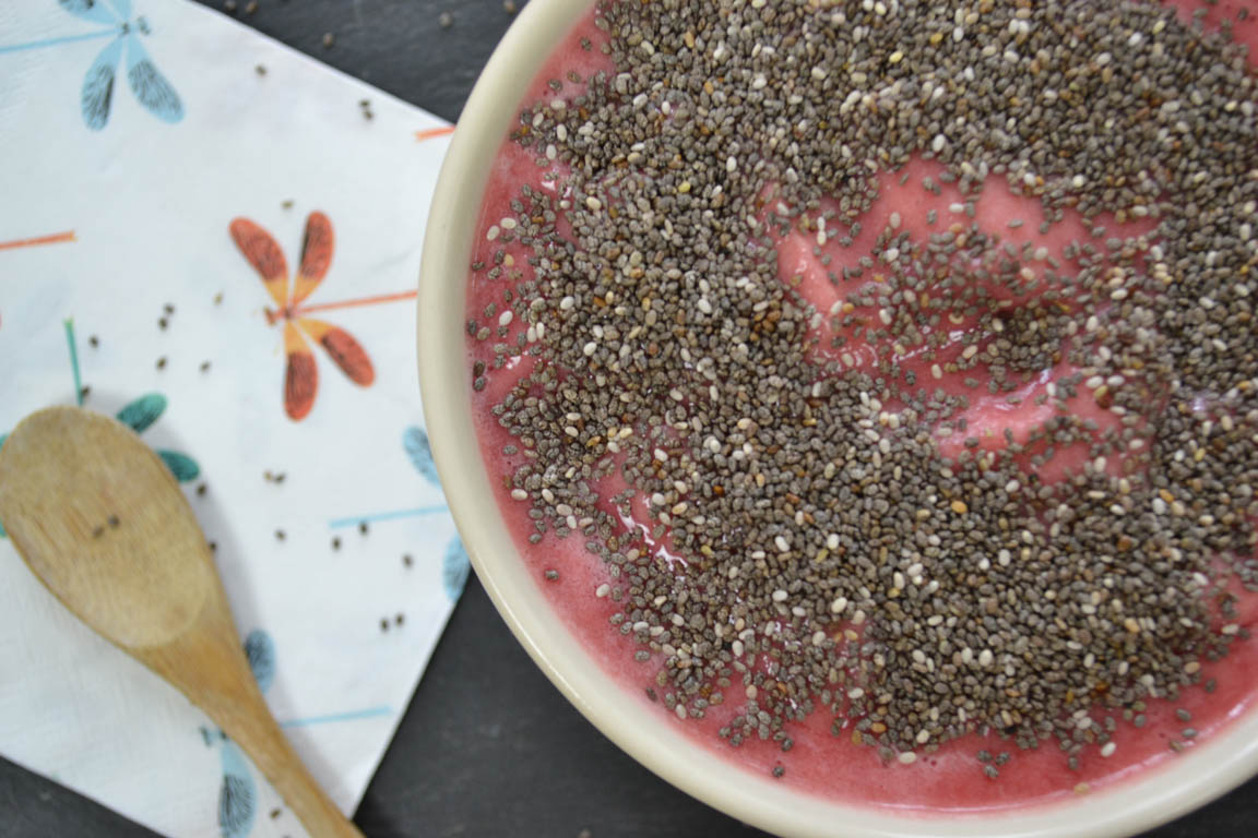104A-Smoothie-bowl-vegano-de-remolacha_Simple-Blending