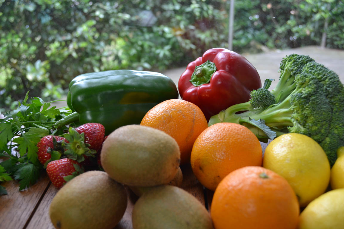 108A-Alimentos-de-uso-habitual-con-mas-vitamina-C-que-las-naranjas-y-limones_Simple-Blending