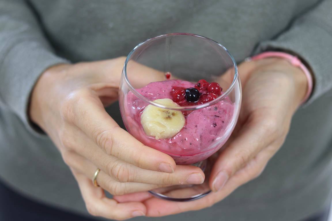 145B-Helado-de-frutos-rojos-con-yogur_Simple-Blending
