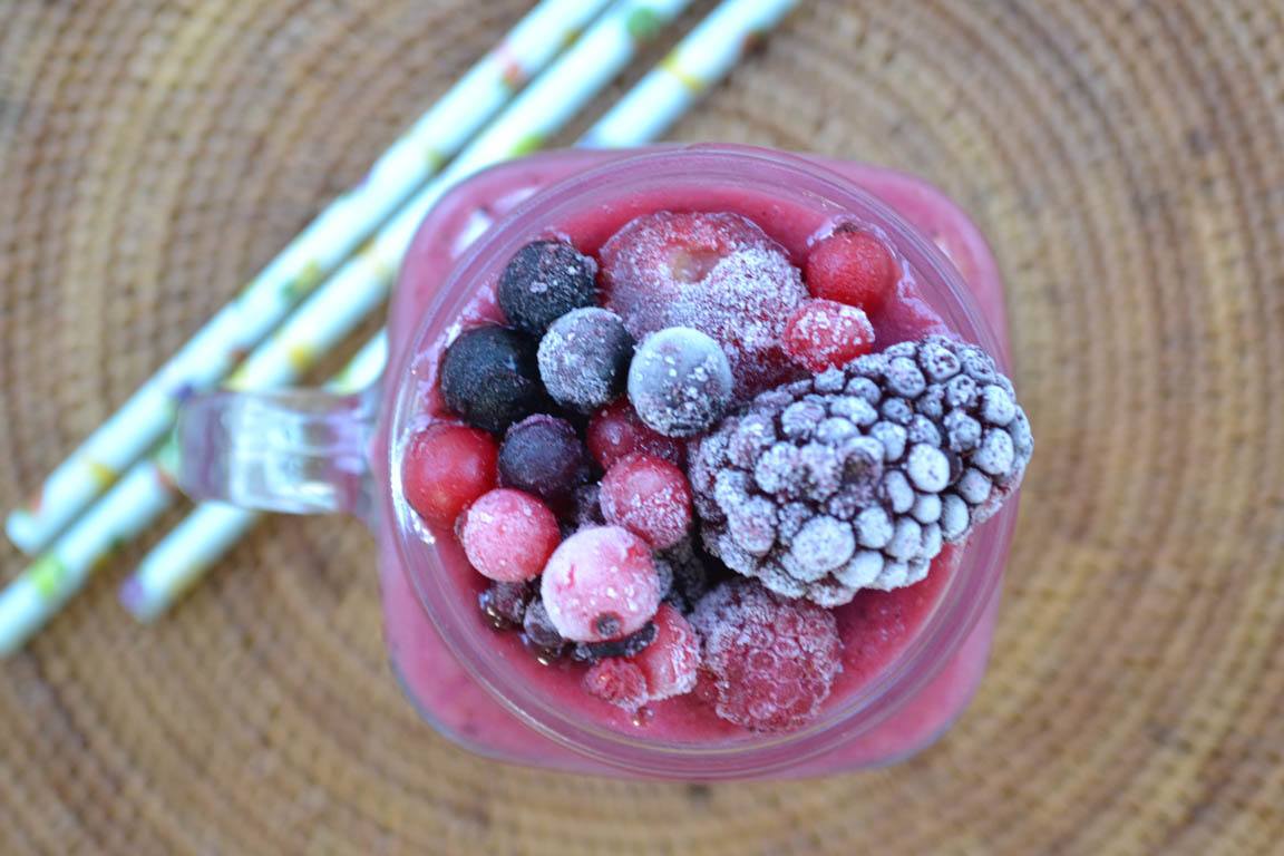 191A-Smoothie-antioxidante-de-coliflor-y-frutos-rojos_Simple-Blending