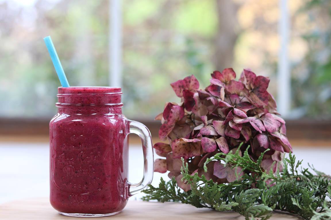 241B-Smoothie-antioxidante-de-chia-y-frutos-rojos_Simple-Blending