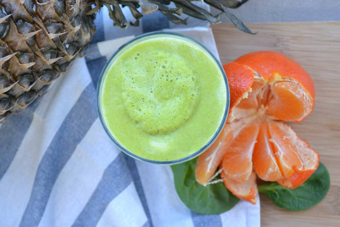 246A-Smoothie-verde-de-piña-y-mandarina_Simple-Blending