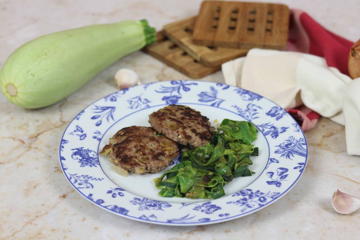 0668B-Hamburguesas-de-carne-con-calabacin_Simple-Blending