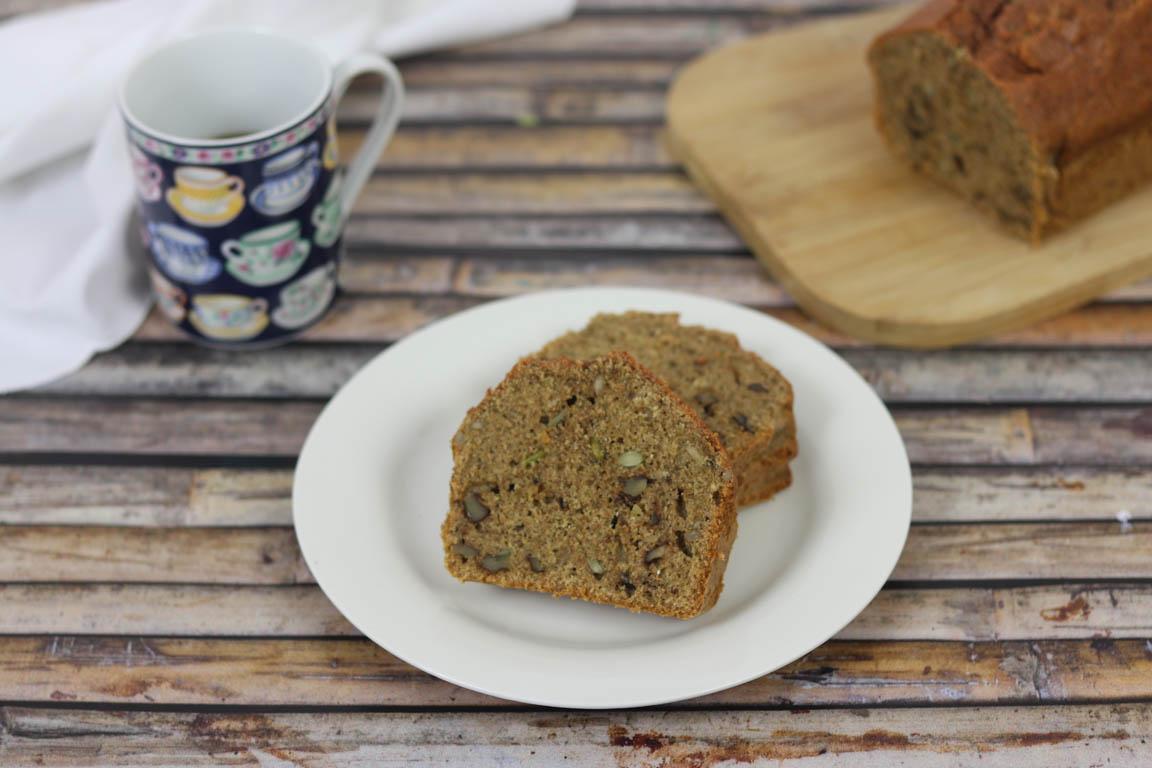 0700B-Bizcocho-de-remolacha-con-semillas-y-frutos-secos_Simple-Blending