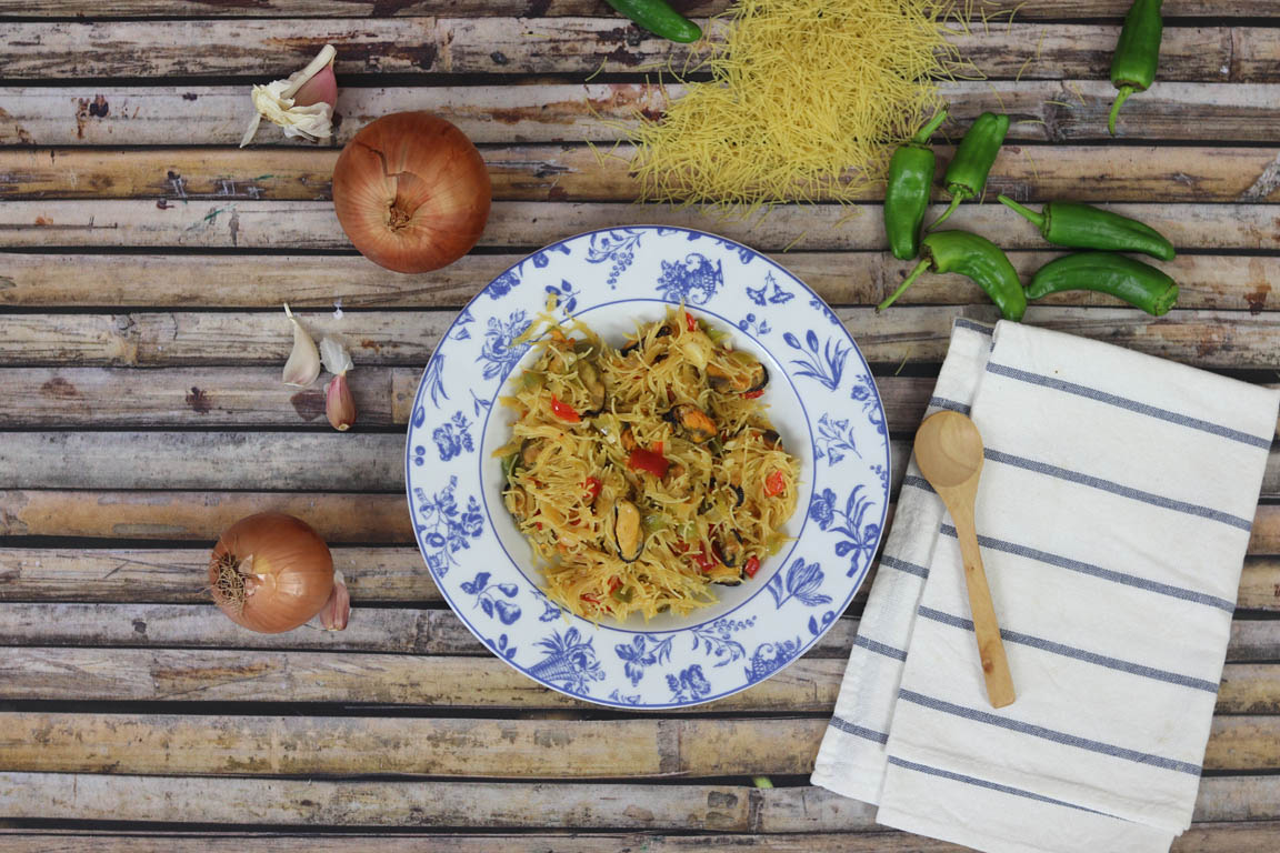 0705B-Fideua-con-mejillones-en-escabeche_Simple-Blending