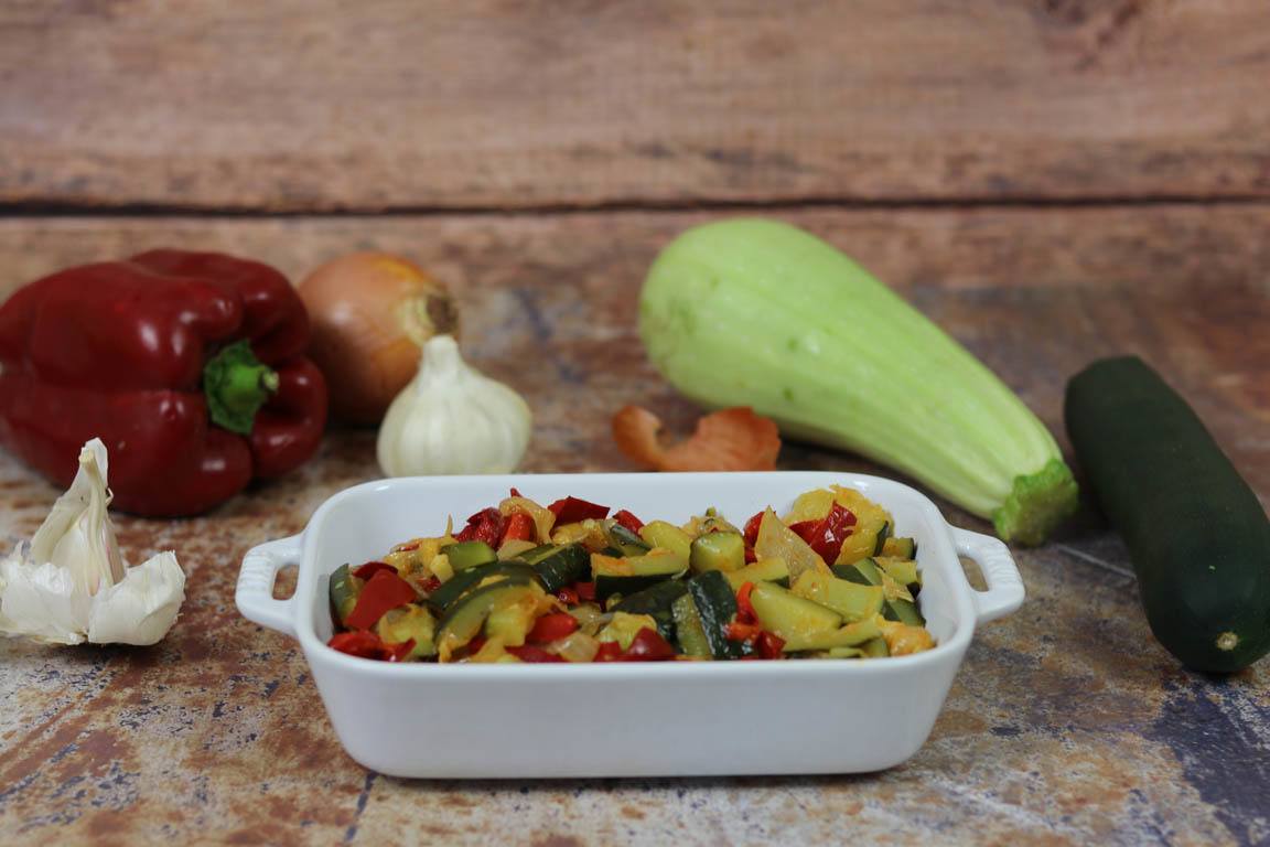 0716B-Salteado-de-calabacin-pimiento-y-cebolla_Simple-Blending