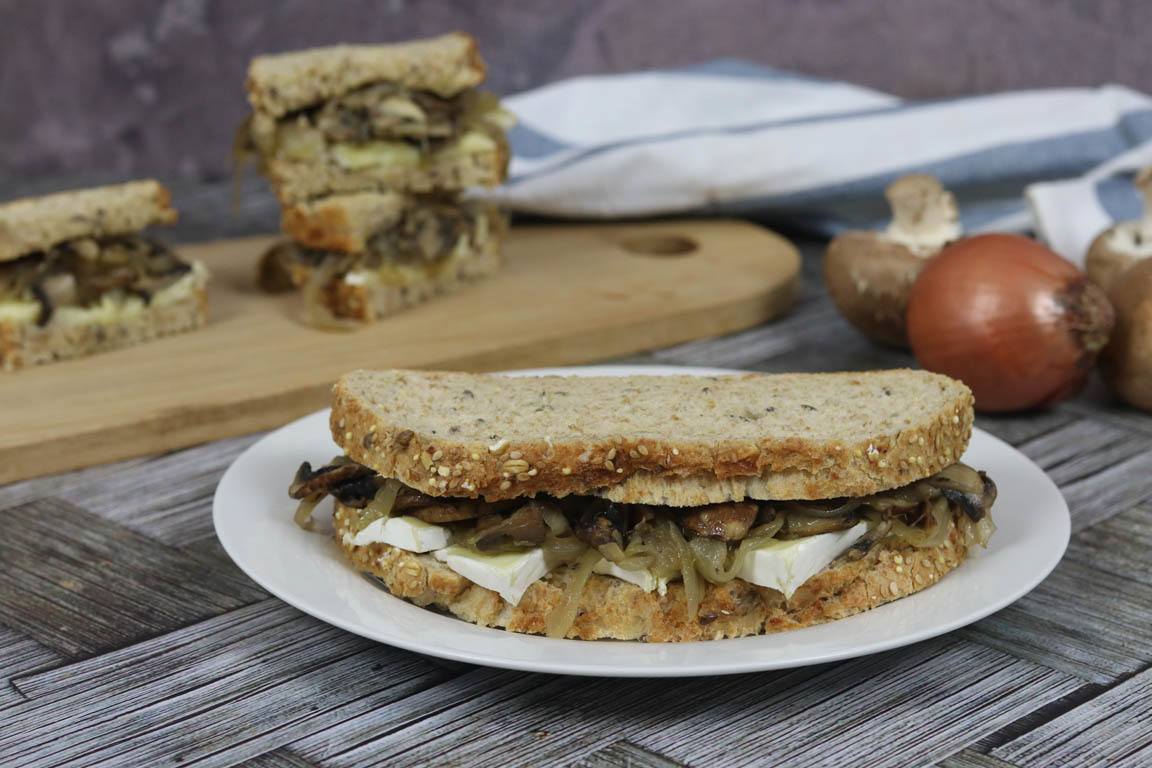 527A-Sandwich-de-cebolla-caramelizada_Simple-Blending