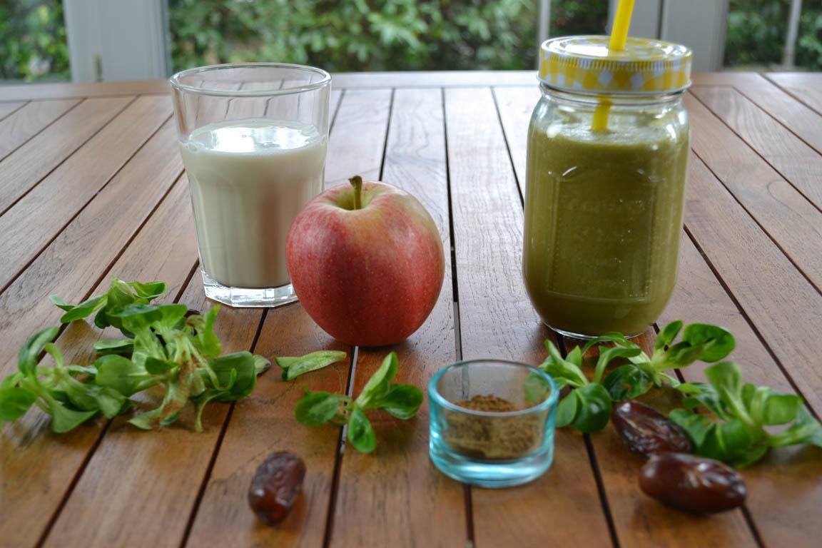 008A-Smoothie-verde-con-sabor-a-tarta-de-manzana_Simple-Blending