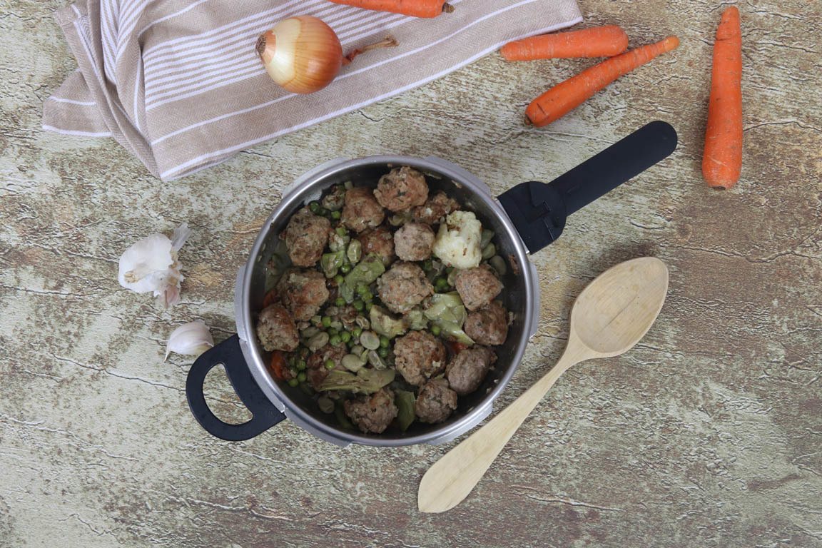 0813B-Albondigas-con-menestra_Simple-Blending