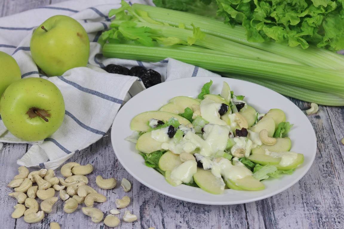 0825A-Ensalada-Waldorf-con-salsa-de-yogur_Simple-Blending