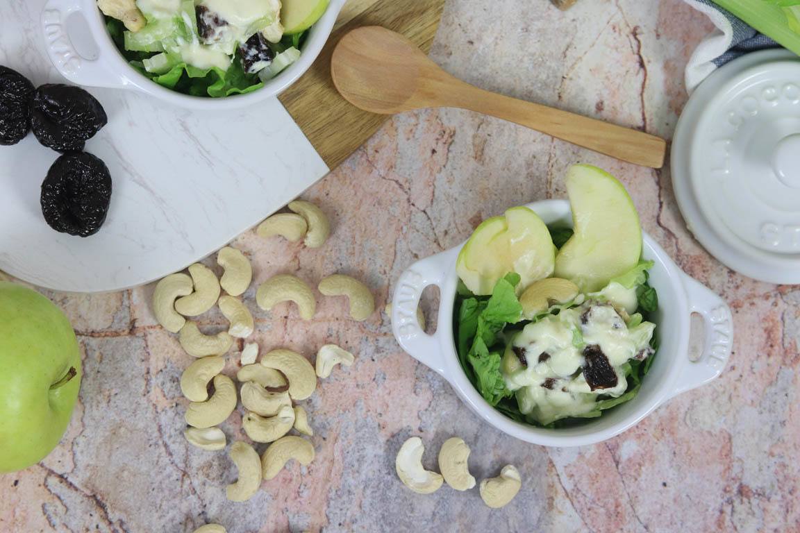 0825B-Ensalada-Waldorf-con-salsa-de-yogur_Simple-Blending