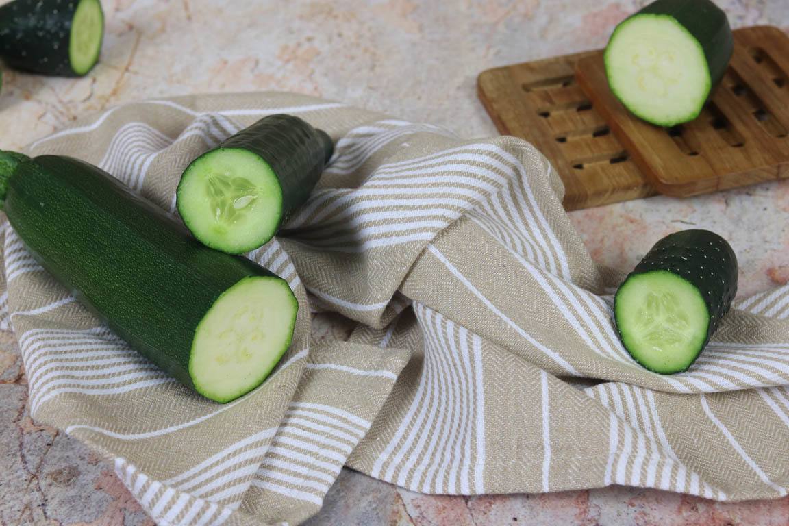 0849A-Como-distinguir-el-pepino-del-calabacin_Simple-Blending