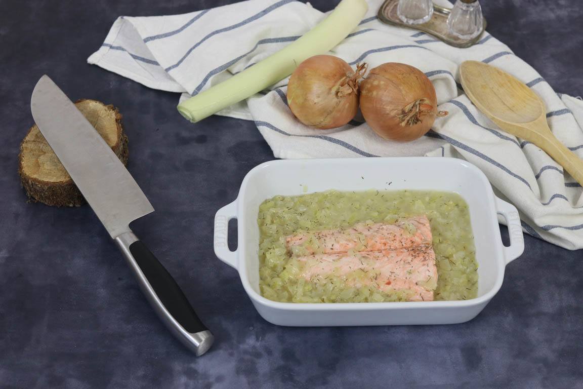 0865A-Salmon-hervido-con-salsa-de-eneldo_Simple-Blending