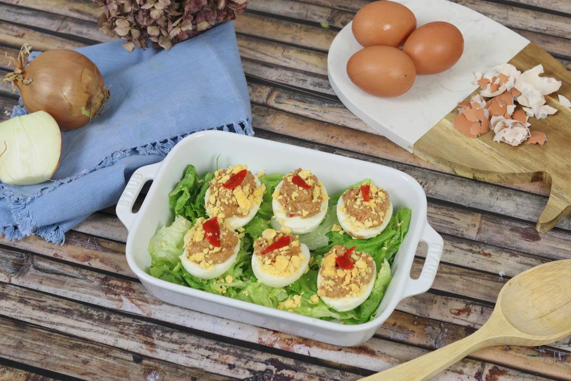 0870B-Huevos-rellenos-de-pimiento-y-sardinas_Simple-Blending