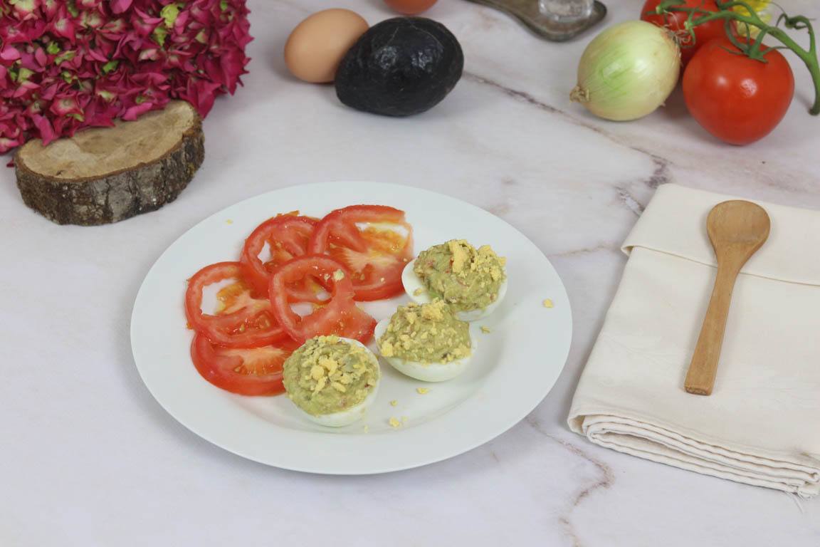 0895A-Huevos-rellenos-de-guacamole_Simple-Blending