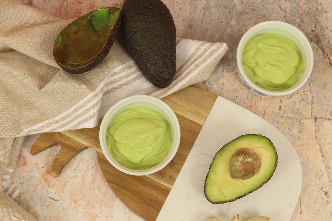 0941A-Salsa-cremosa-de-aguacate-con-perejil_Simple-Blending
