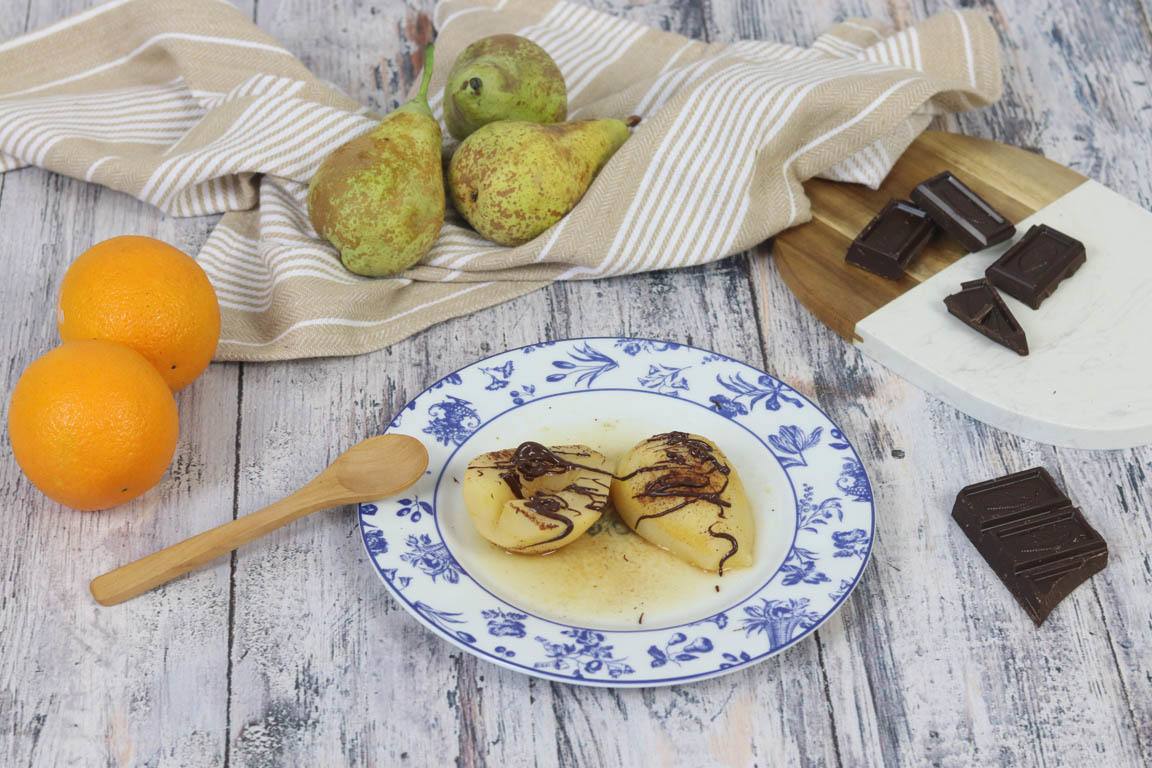 0946B-Peras-a-la-naranja-con-chocolate_Simple-Blending