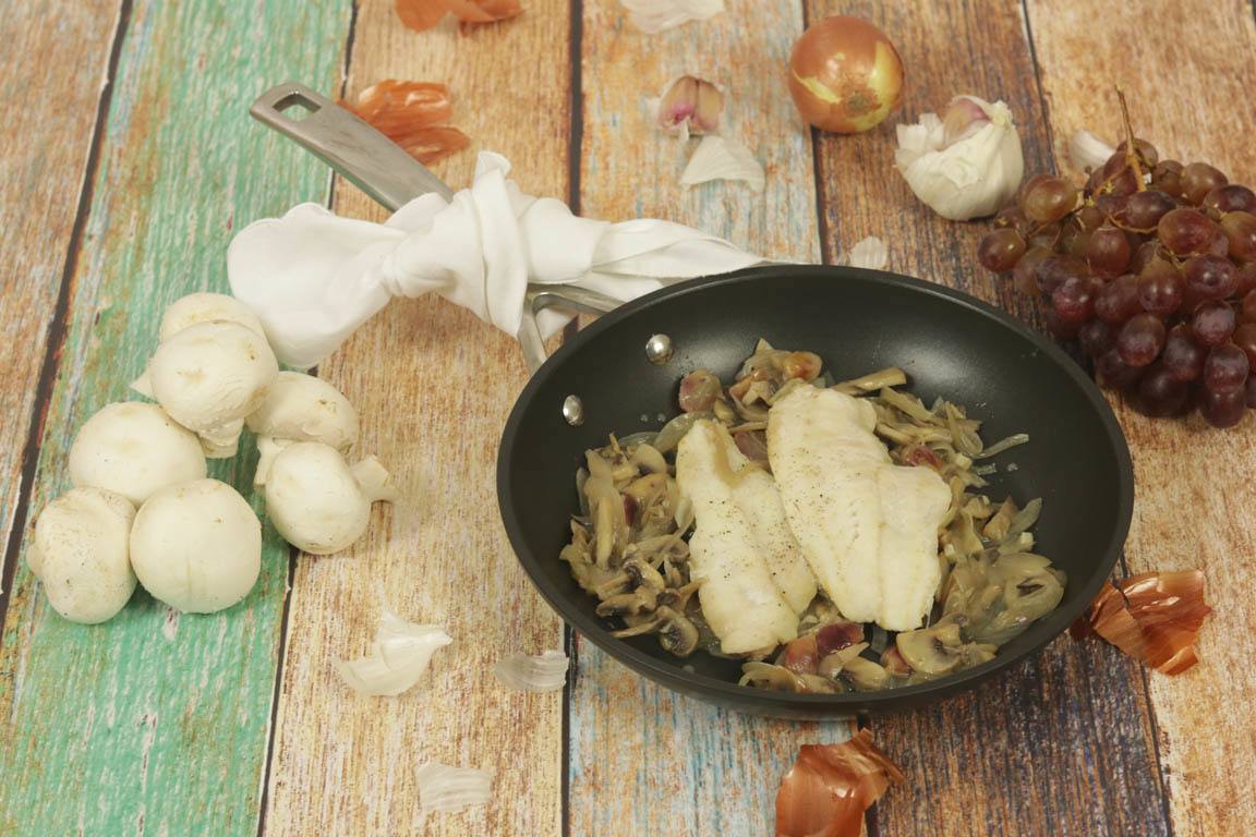 0963B-Merluza-con-uvas-y-champinones_Simple-Blending