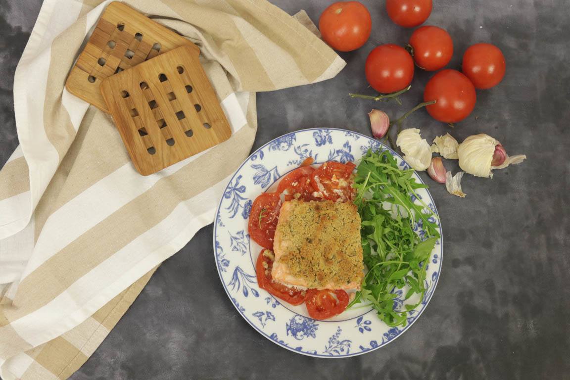 1086B-Salmon-con-costra-y-tomate-asado_Simple-Blending