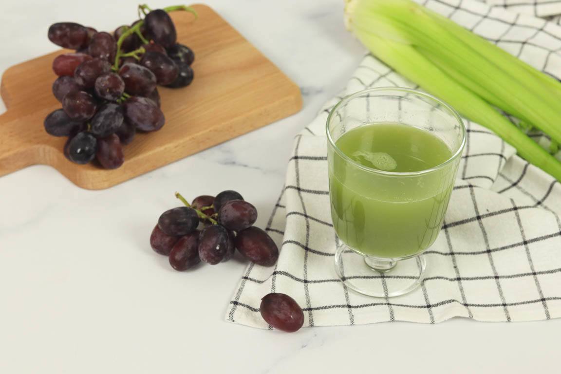 1206B-Jugo-de-apio-con-uvas_Simple-Blending