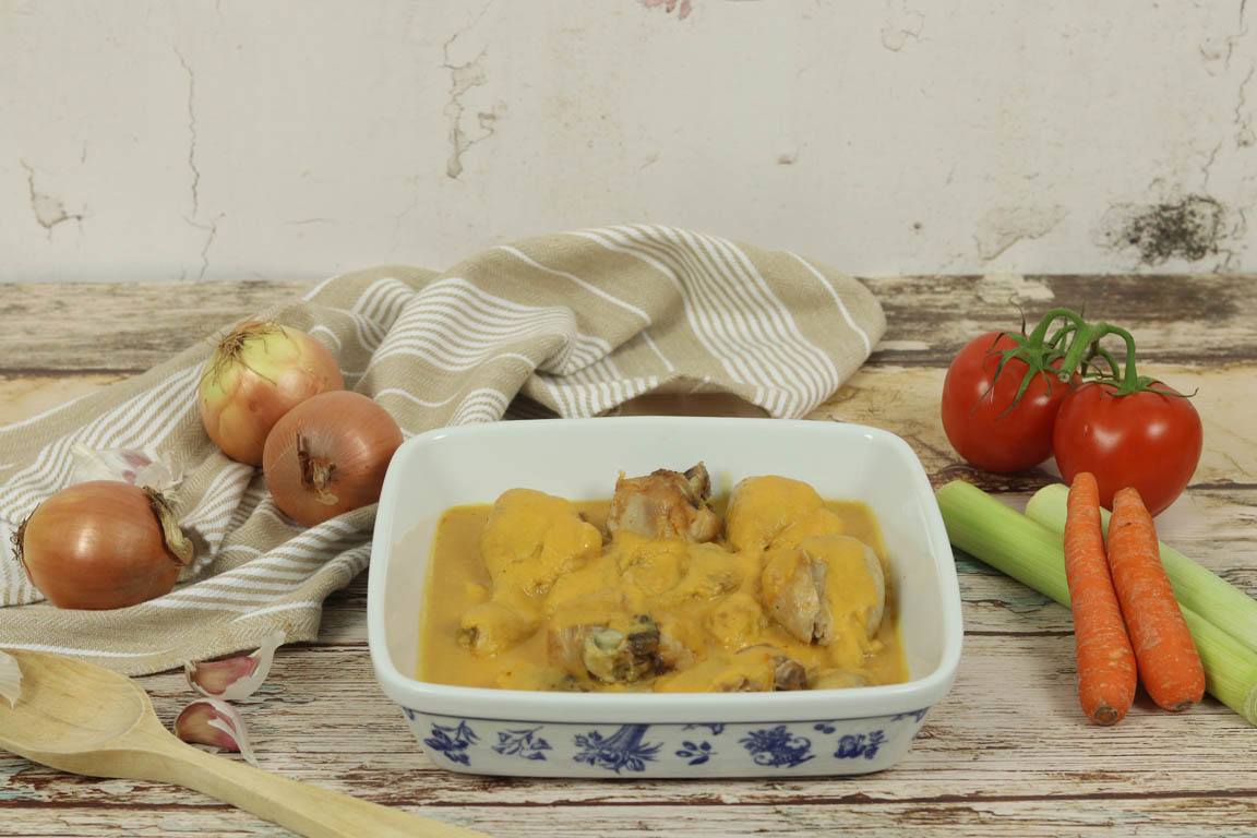 1221A-Jamoncitos-de-pollo-con-salsa-espanola_Simple-Blending