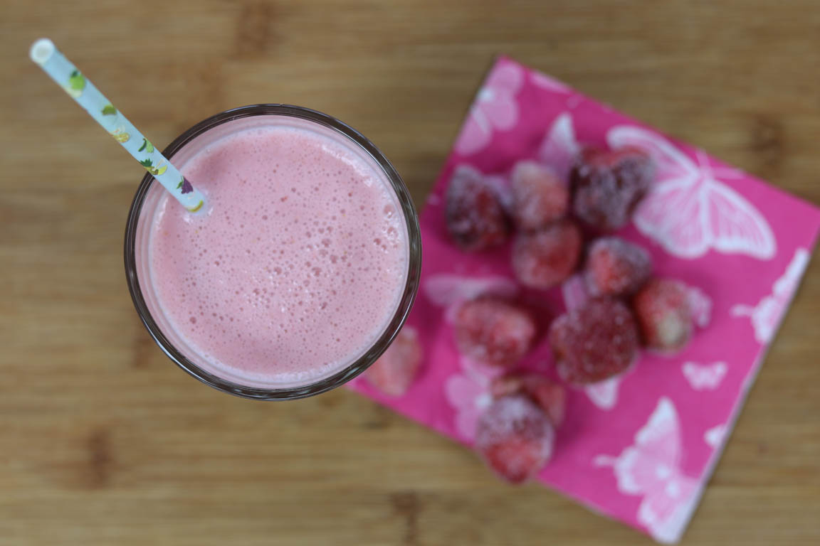 255A-Lassi-de-fresa_Simple-Blending