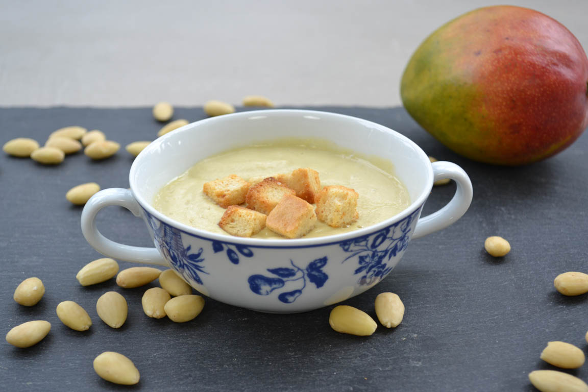 270A-Ajoblanco-de-mango_Simple-Blending