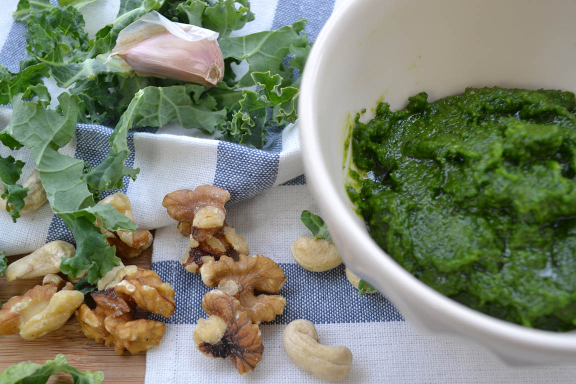272A-Pesto-de-kale_Simple-Blending