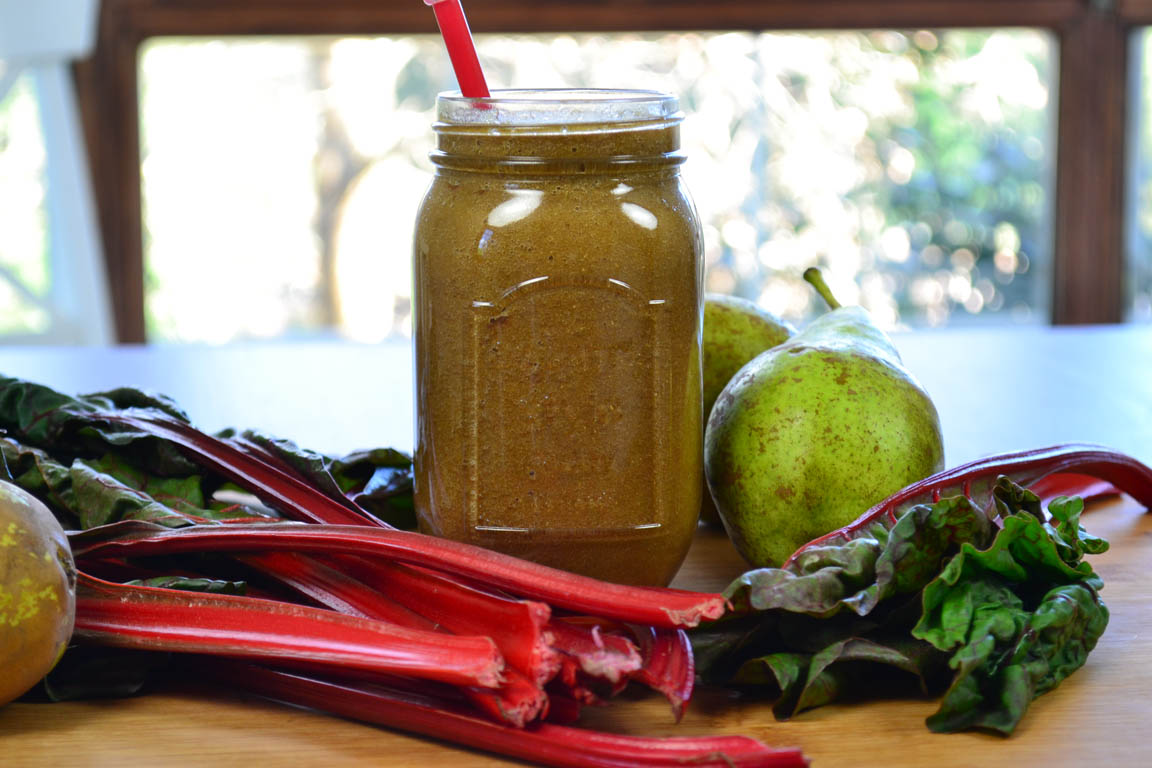 316A-Smoothie-verde-de-acelga-roja_Simple-Blending