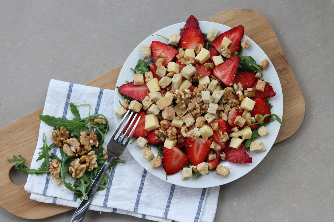 327B-Ensalada-de-fresas-y-nueces_Simple-Blending