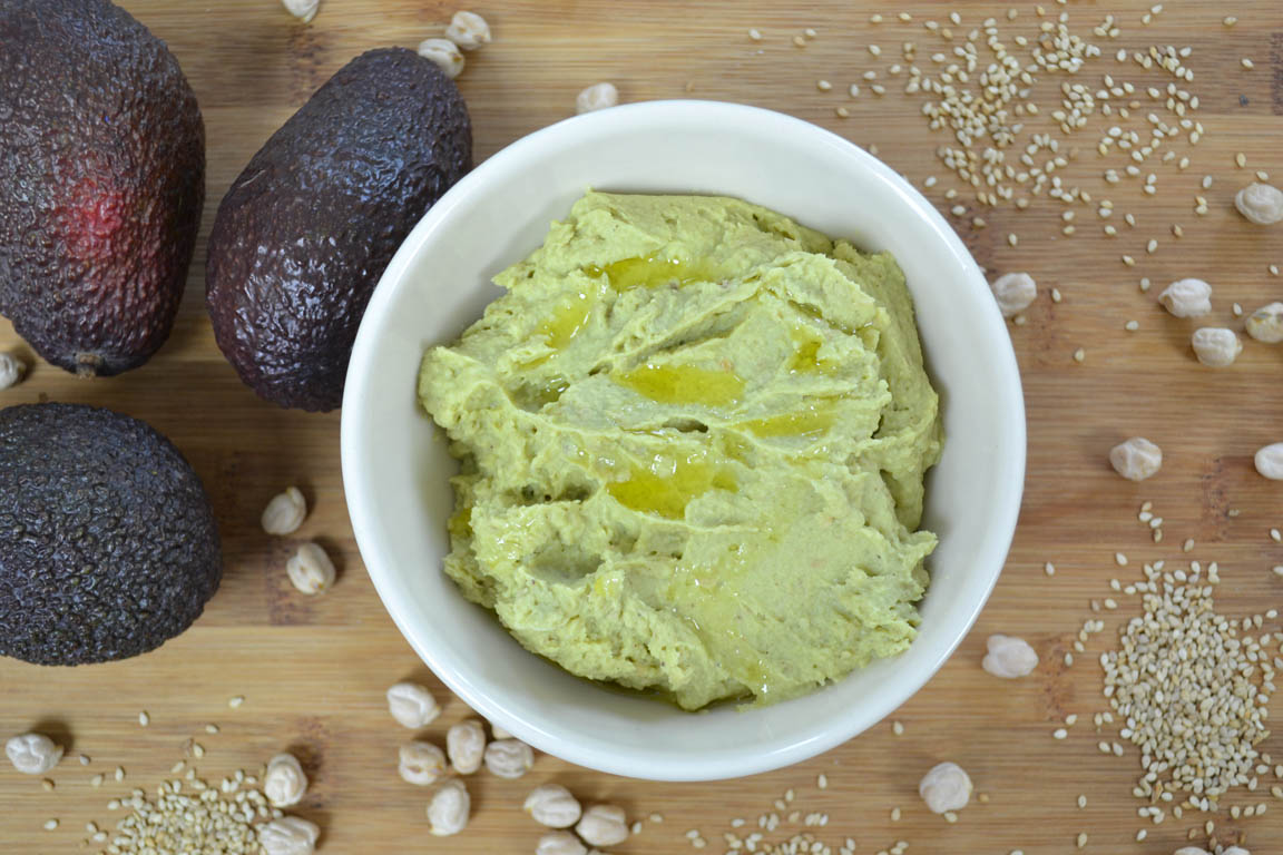 378A-Hummus-de-aguacate_Simple-Blending