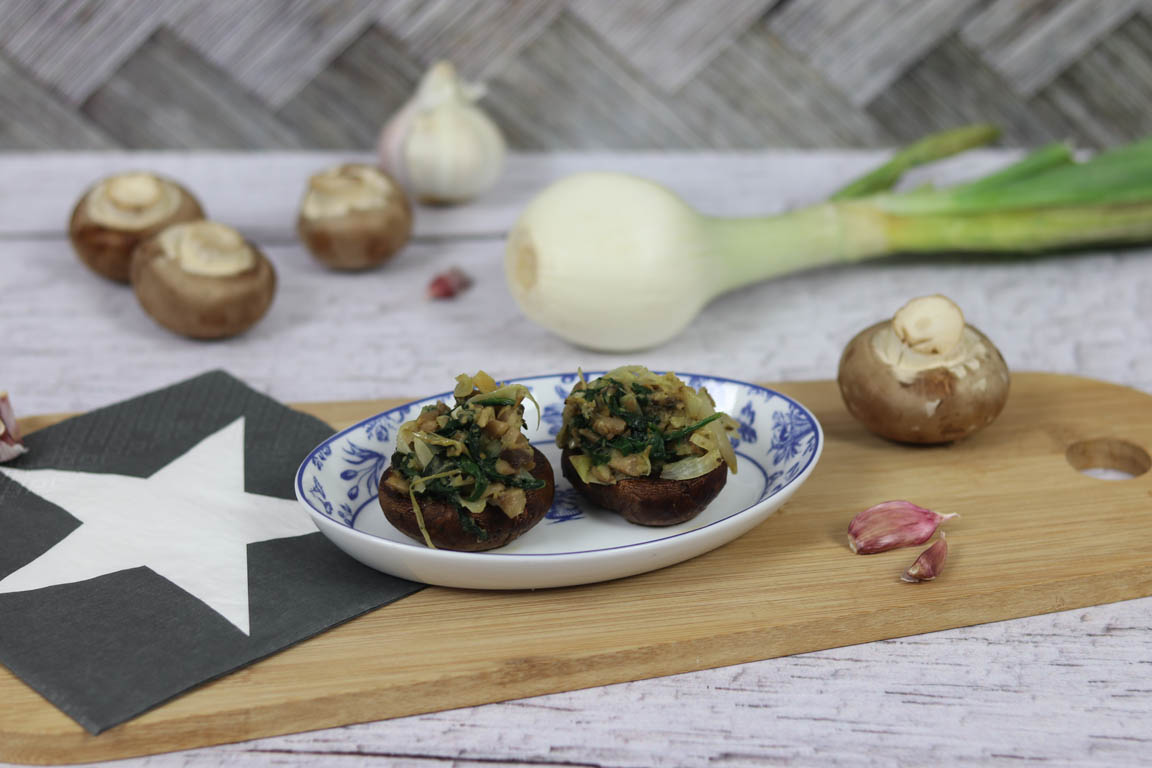 441B-Champinones-rellenos-de-cebolla-y-espinaca_Simple-Blending
