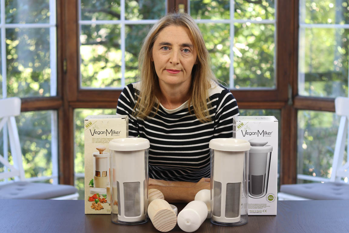 E011A-Unboxing-Vegan-Milker-Classic-y-Vegan-Milker-Premium_Simple-Blending